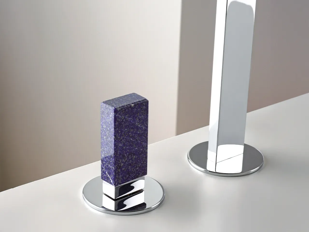 Design und Material: Armaturen mit Griffen aus Naturstein