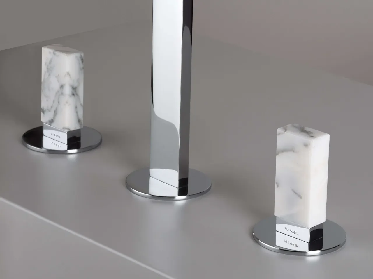 Design und Material: Armaturen mit Griffen aus Naturstein