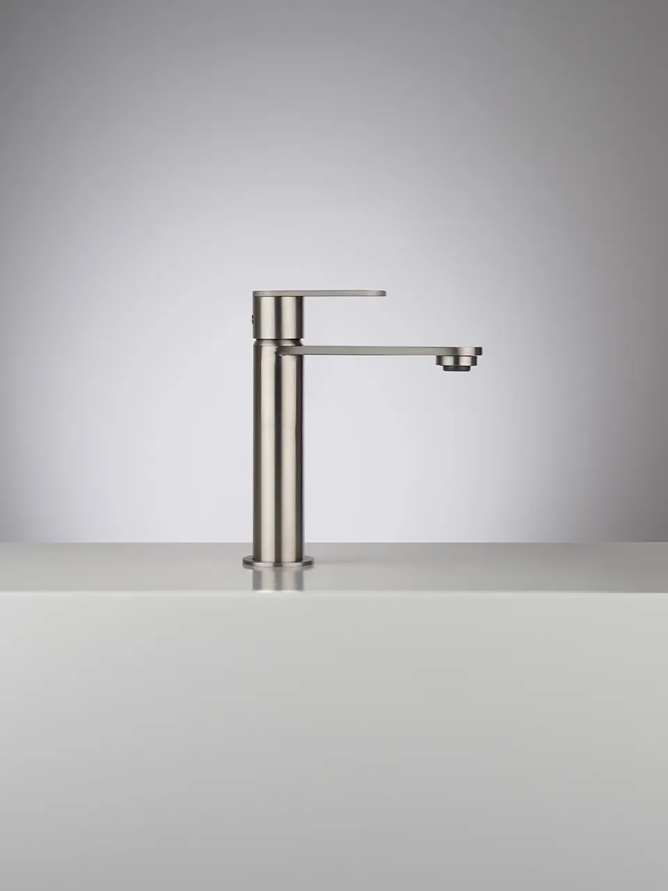 Linea, puristisches Design aus Edelstahl 316L